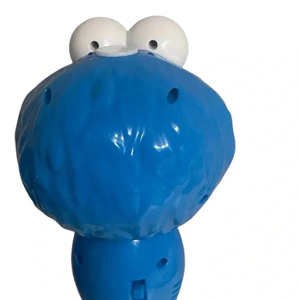 Sesame Street Place Cookie Monster Light Up Bubble Wand Sea World